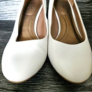 Ladies shoes, size 7